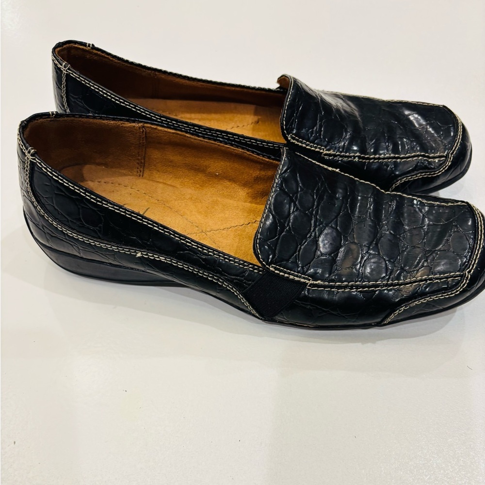 Naturalizer Textured Black Women’s Loafers size 8 mint condition - Picture 3 of 6
